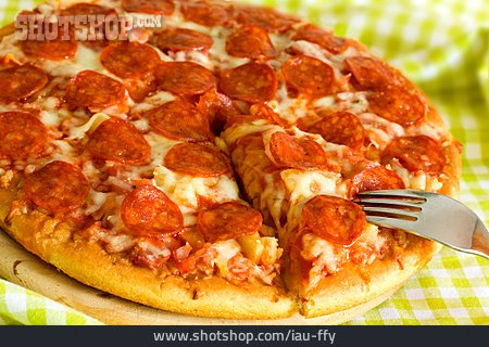
                Pizza, Salamipizza                   