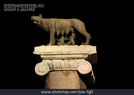 
                Romulus, Remus, Kapitolinische Wölfin                   