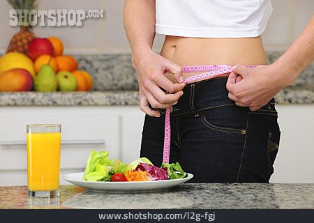 
                Frau, Gesunde Ernährung, Abnehmen, Diät                   