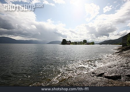 
                Insel, Hardangerfjord                   