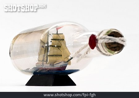 
                Flaschenschiff, Schiffsmodell                   