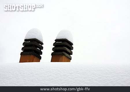 
                Verschneit, Schornstein, Schneelast                   