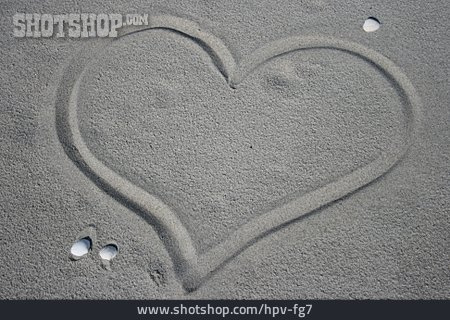 
                Sand, Herz, Verliebt                   