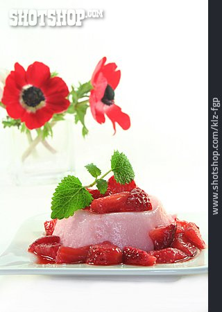 
                Dessert, Erdbeerdessert, Erdbeerjoghurt                   