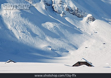 
                Berghütte, Eingeschneit, Steilhang                   