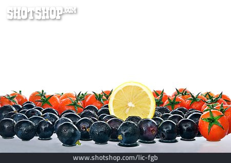 
                Weintraube, Tomate, Zitronenhälfte                   