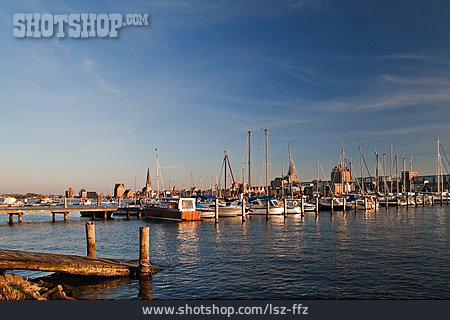 
                Hafen, Rostock                   