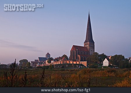 
                Kirche, Petrikirche, Rostock                   