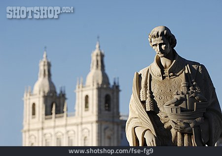 
                Statue, Lissabon                   
