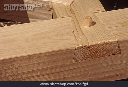 
                Holznagel, Schwalbenschwanzverbindung, Zimmerhandwerk                   