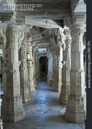 
                Adinatha-tempel, Ranakpur, Jainismus                   