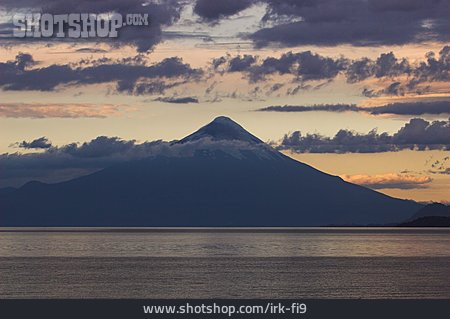 
                Vulkan, Villarrica                   