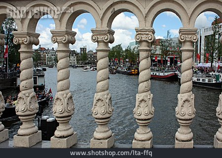 
                Brückengeländer, Amsterdam, Amstel                   