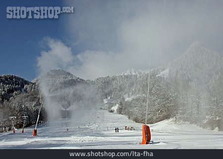 
                Skigebiet, Schneekanone, Brauneck, Schneemaschine                   