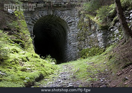 
                Tunnel                   