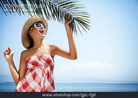 
                Junge Frau, Frau, Spaß & Vergnügen, Sommer, Lebensfreude, Sommerurlaub                   