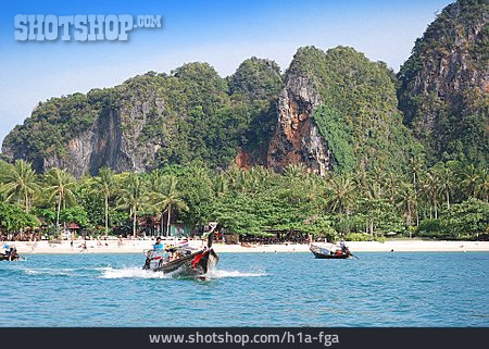 
                Thailand, Andamanensee, Longtailboot                   