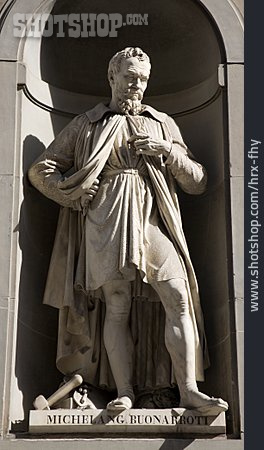 
                Statue, Michelangelo Buonarroti                   