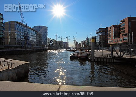 
                Hamburg, Hafencity, Sandtorkai                   
