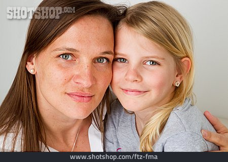 
                Mutter, Tochter, Porträt                   