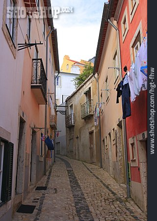 
                Gasse, Lissabon                   