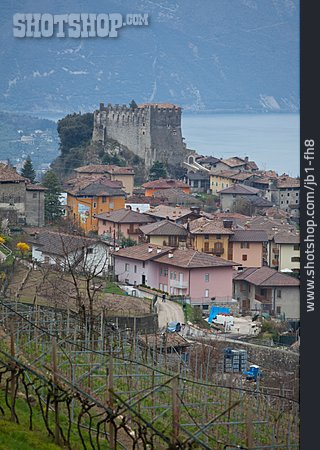 
                Burg, Tenno, Castello Di Tenno                   
