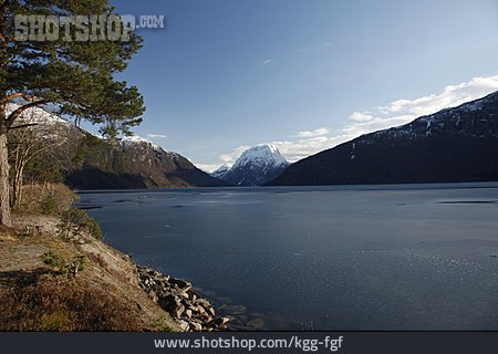 
                Berg, Norwegen, Fjord                   