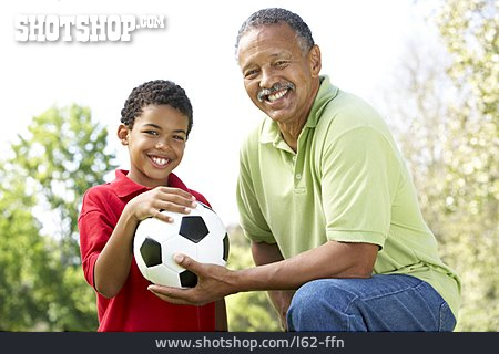 
                Enkel, Großvater, Fußball, Ballspiel                   
