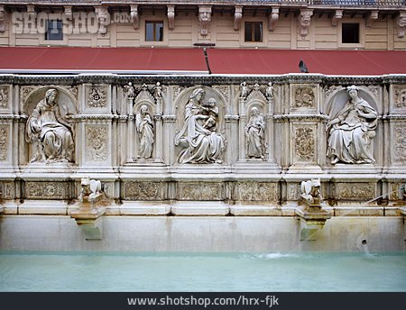 
                Siena, Piazza Del Campo, Fonte Gaia                   