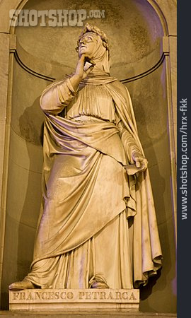 
                Statue, Francesco Petrarca                   