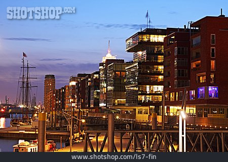 
                Hamburg, Hafencity, Magellan-terrassen                   