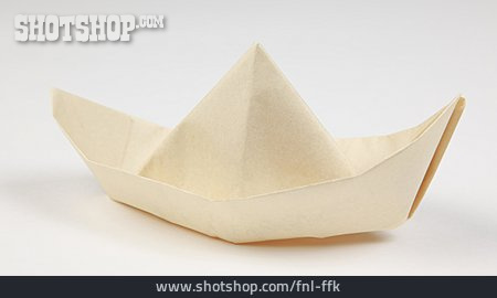 
                Papierschiff                   