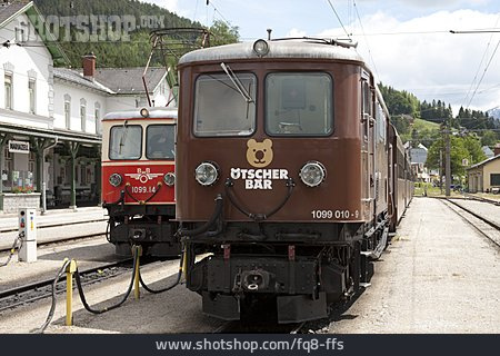 
                Bahnhof, Lokomotive                   