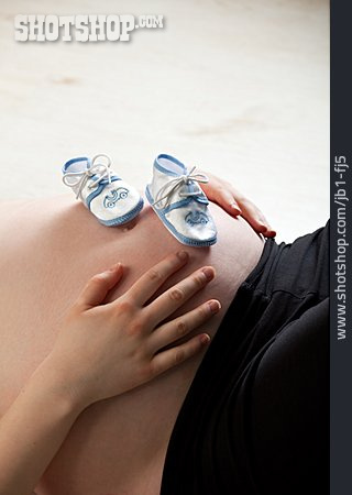 
                Schwangerschaft, Schwangere, Babyschuh                   