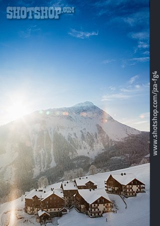 
                Winterlandschaft, Bergdorf, Skiort, Le Biot                   