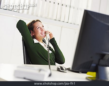
                Geschäftsfrau, Telefonieren, Büroangestellte                   