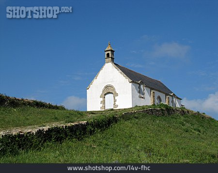 
                Bretagne, Kapelle, Tumulus                   