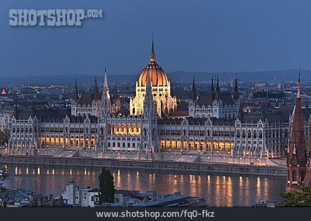 
                Parlament, Parlamentsgebäude, Neugotik, Budapest, Ungarn                   
