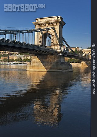 
                Donau, Kettenbrücke, Donaubrücke                   