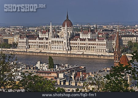 
                Parlament, Parlamentsgebäude, Budapest, Ungarn, Donauufer                   