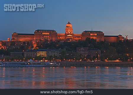 
                Burgberg, Budapest, Burgpalast, Donauufer                   