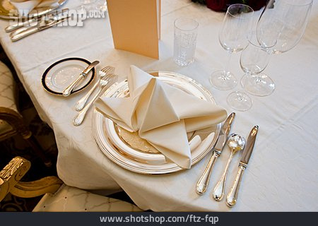 
                Gastronomie, Tischdekoration, Hochzeitstafel                   