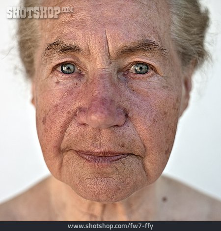 
                Portrait, Seniorin                   
