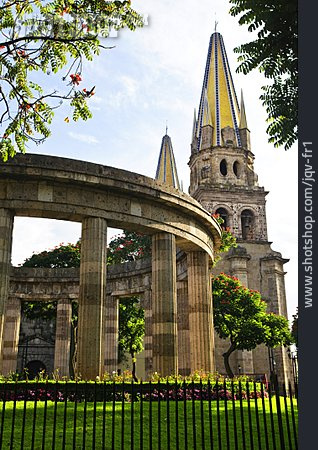 
                Guadalajara, Catedral Metropolitana, Rotonda De Los Jalisciences Ilustres                   