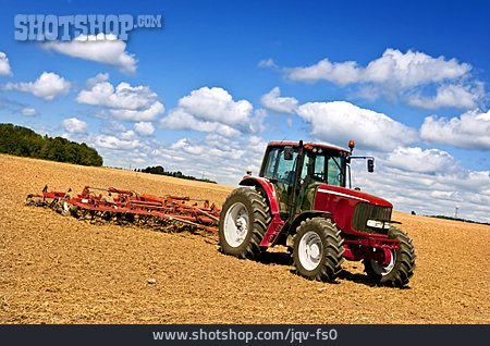 
                Traktor, Ackerbau, Feldarbeit                   