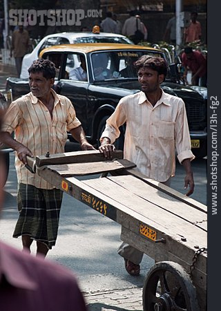 
                Straßenverkehr, Transportieren, Inder                   