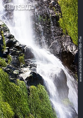 
                Wasserfall, Bergbach                   