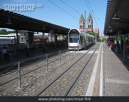 
                Haltestelle, Bahnsteig, Straßenbahn, Freiburg Im Breisgau                   