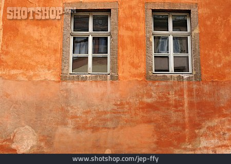 
                Sprossenfenster, Hauswand                   