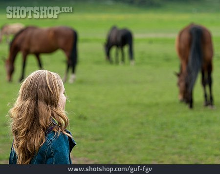 
                Mädchen, Pferdewunsch                   